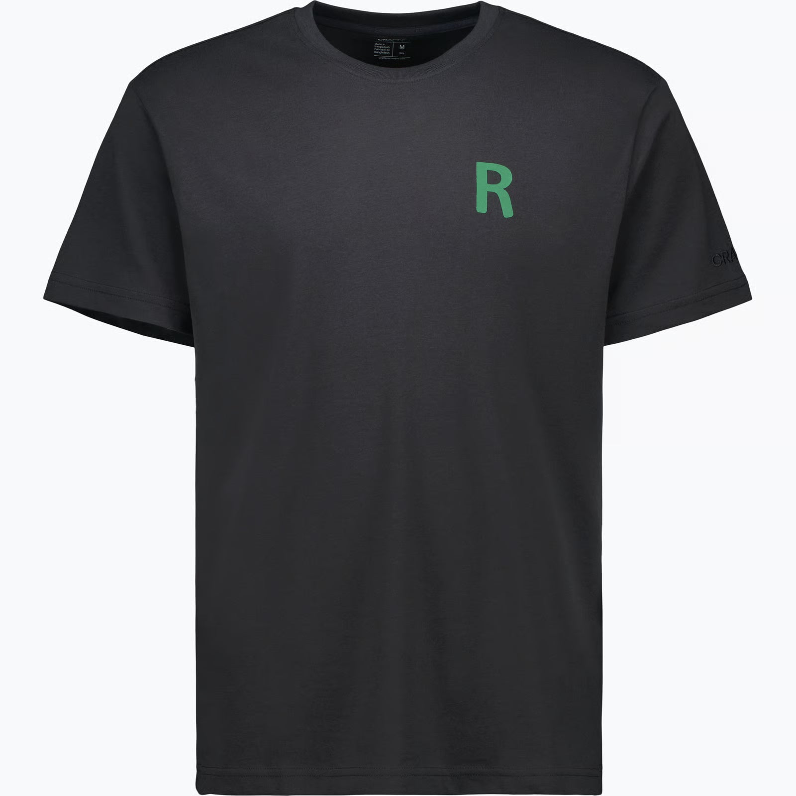 Svart t-shirt med grönt R på en bröstet.