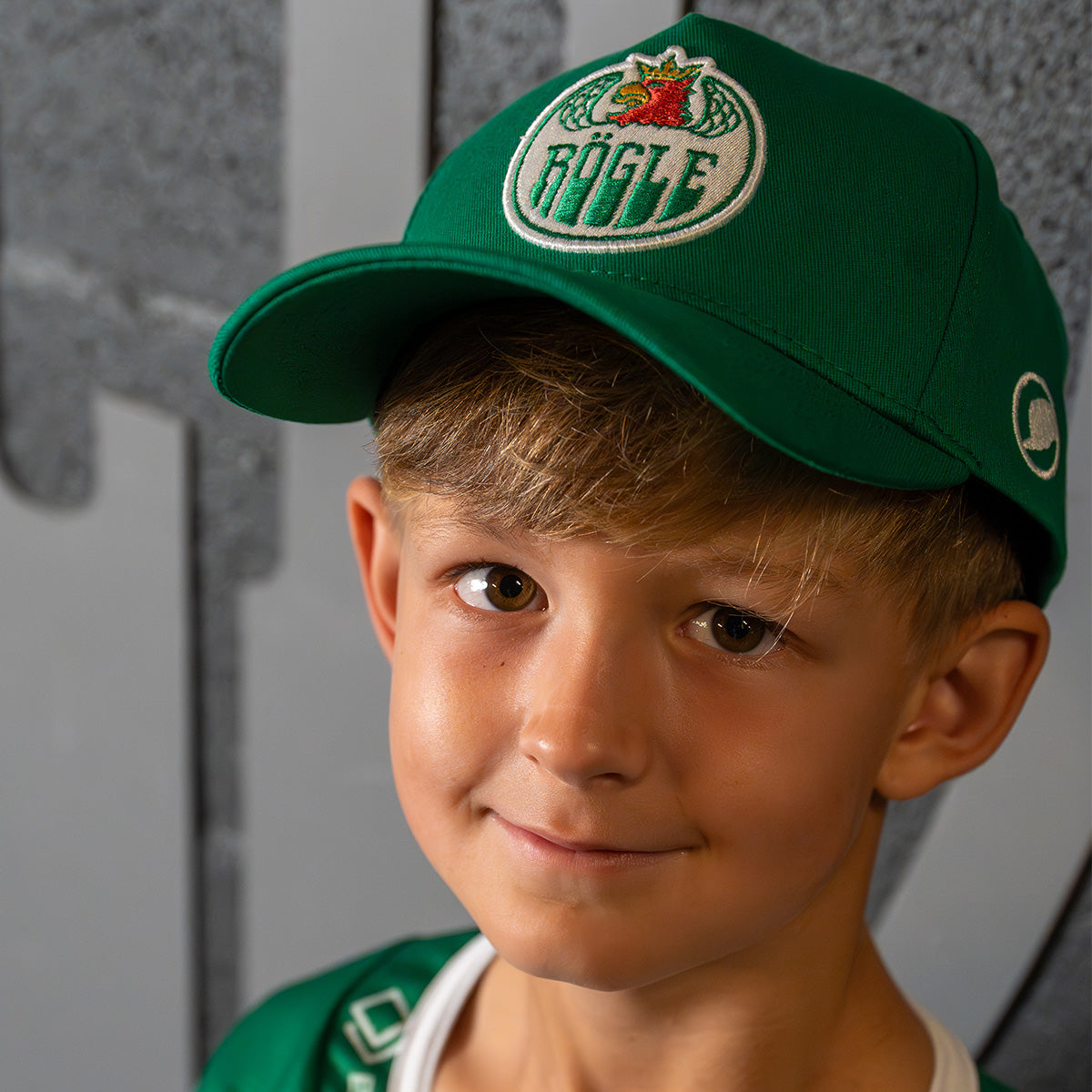 Grön keps med böjd skärm JR