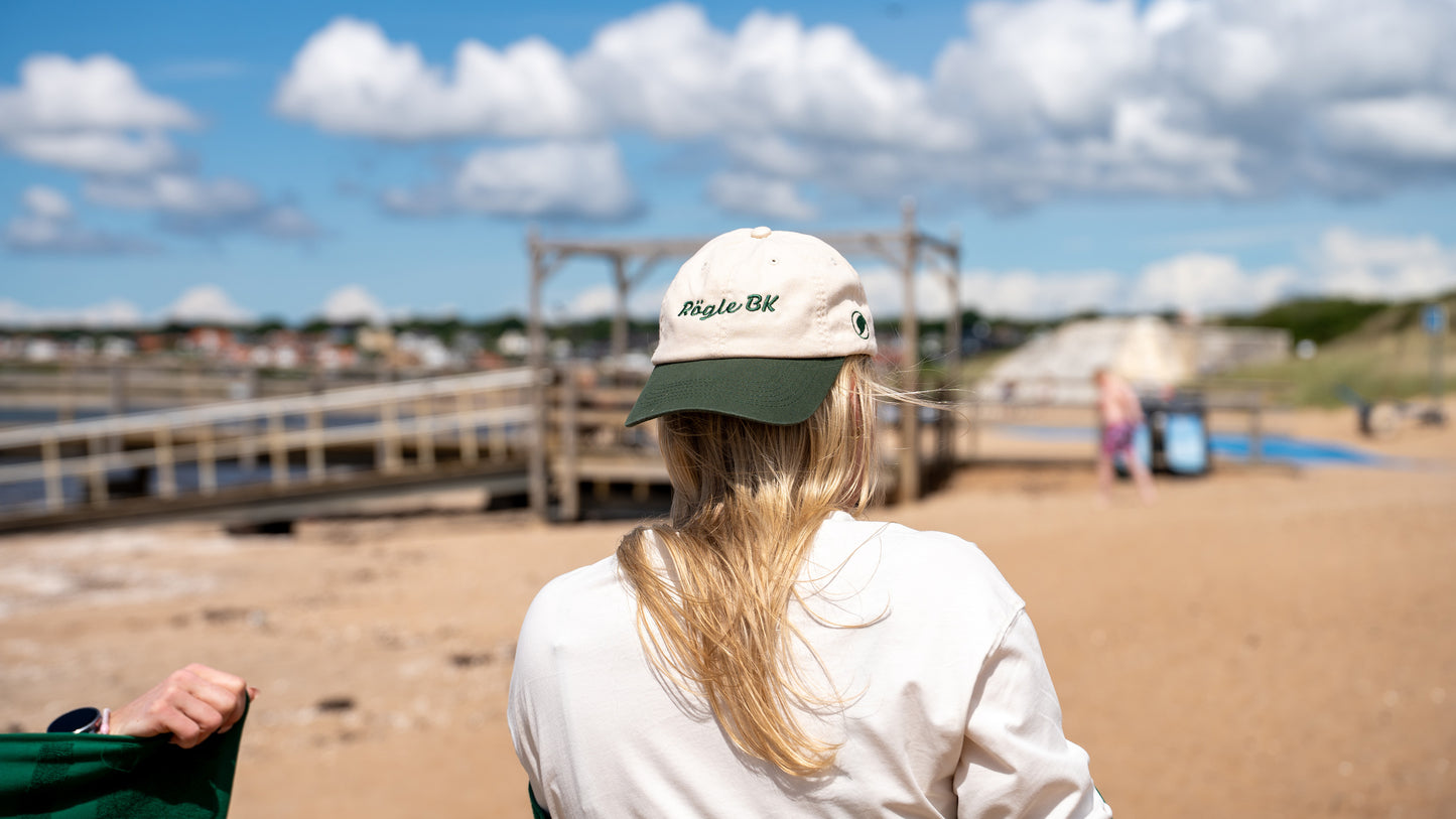 Beige dad cap med brodyr