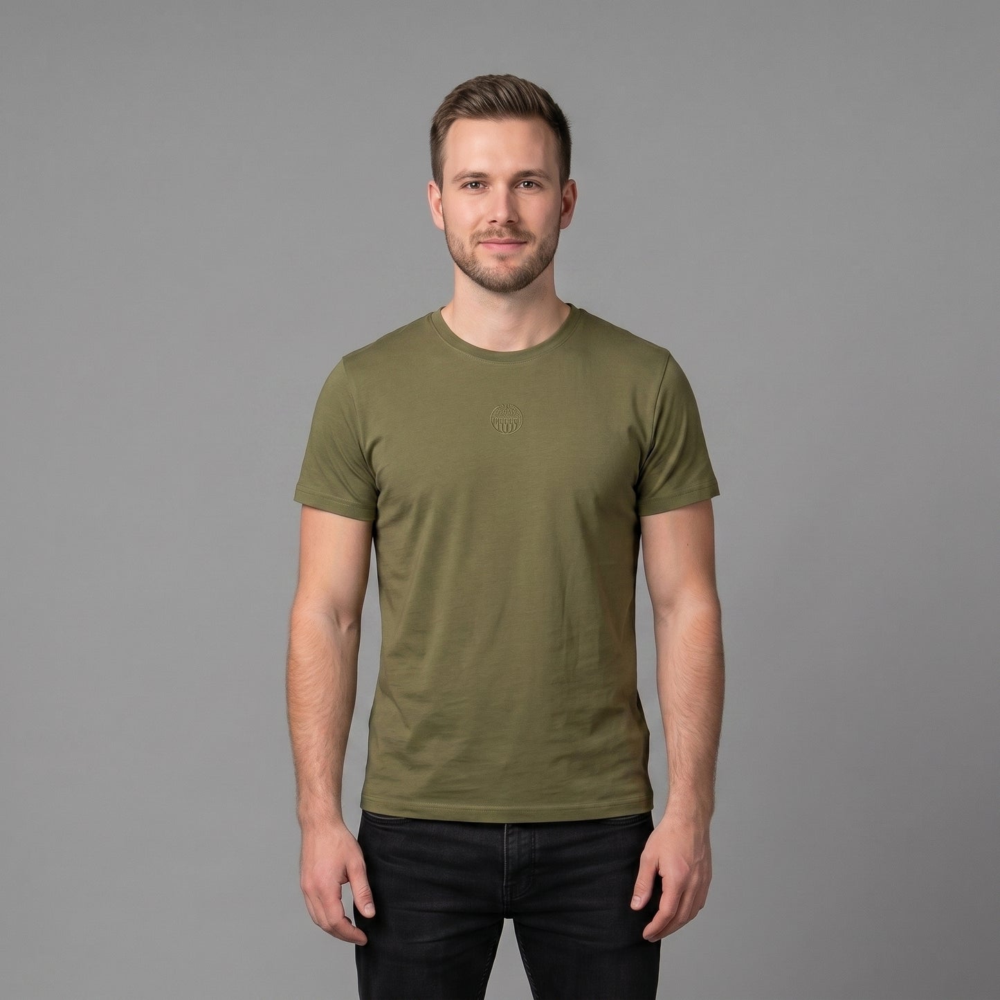 Grön t-shirt med brodyr M